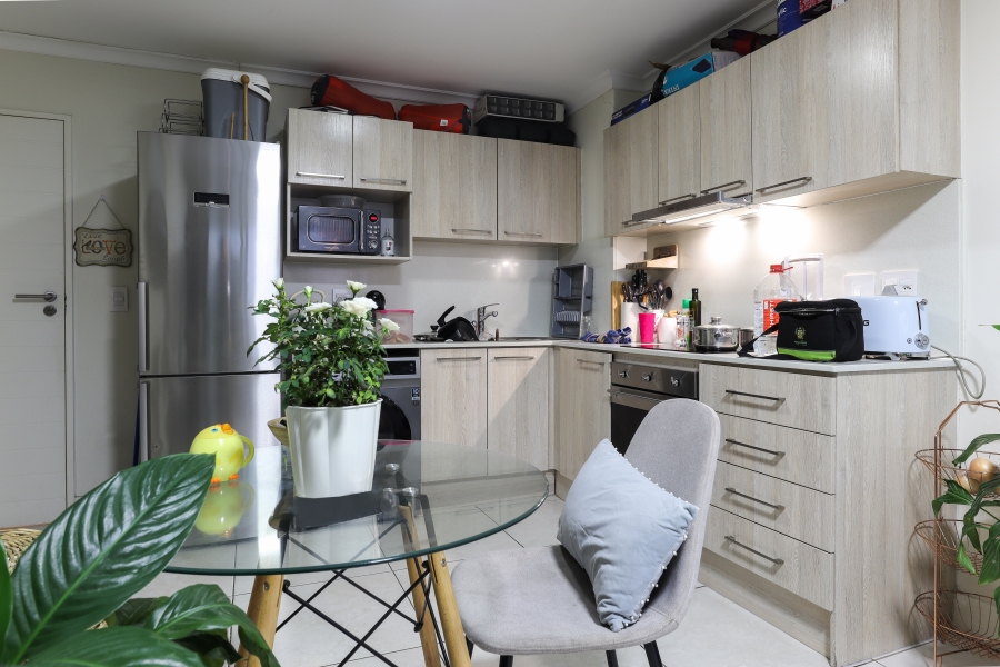 1 Bedroom Property for Sale in Zonnebloem Western Cape